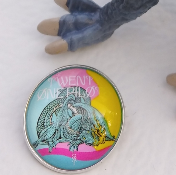 Twenty One Pilots Scaled Icy Trash Dragon Pin - Picture 3 of 4